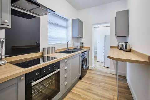 Kitchen or kitchenette, minibar, pet friendly, stove, toaster