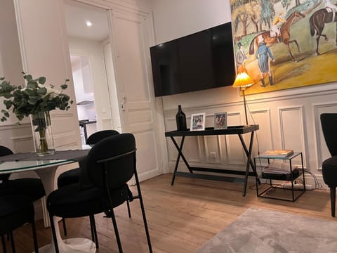 Villa Eiffel Apartment in Paris