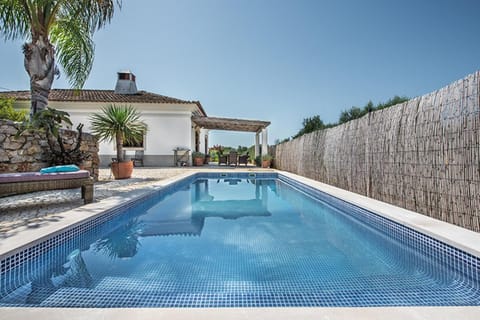 Day, Pool view, Swimming pool, sunbed