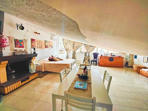 Bed, Living room, Photo of the whole room, Seating area, Bedroom