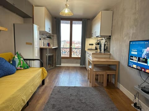 Appt 5mins to Paris Gare de Lyon with terrace Apartment in Créteil
