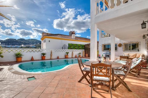 Balcony/Terrace, Swimming pool