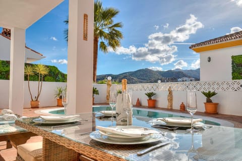 Balcony/Terrace, Pool view, Pool view, Swimming pool