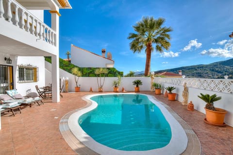 Balcony/Terrace, Pool view, Swimming pool