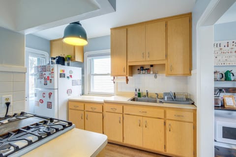 WFH-Friendly Abode with Home Gym in Cleveland House in Cleveland Heights