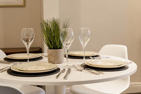 Food and drinks, Decorative detail, Dining area