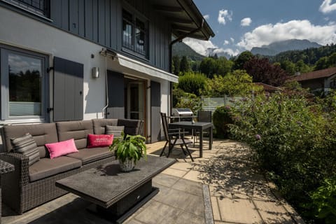 Balcony/Terrace, Seating area, Mountain view