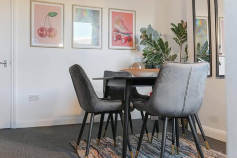 TOP location WiFi Parking Close to NFFC &Cricket House in Nottingham