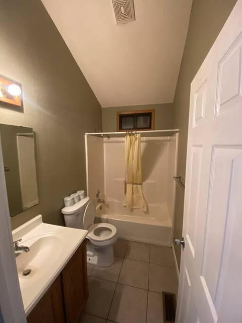 Lakeshore-Bachelor/Bachelorette Parties welcomed! House in Village Four Seasons