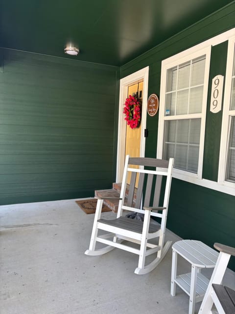Serenity Cottage House in Mississippi