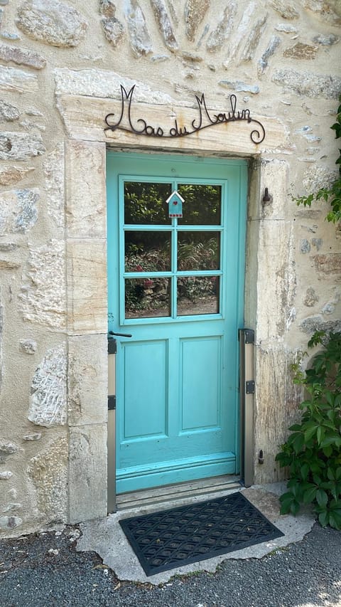 Facade/entrance, Internal: Not applicable to any particular room