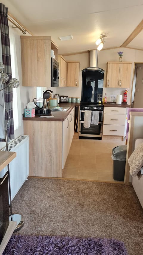 Stunning 2 Bedroom, pet friendly Static Caravan at Hoburne Devon Bay Campground/ 
RV Resort in Paignton