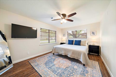 Peaceful Abode in Convenient Baytown Location House in Baytown