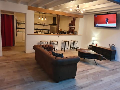 Communal lounge/ TV room, TV and multimedia, Living room