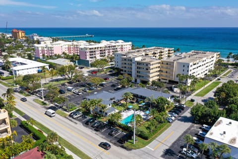 Tropic Isle Beach Resort Motel in Deerfield Beach