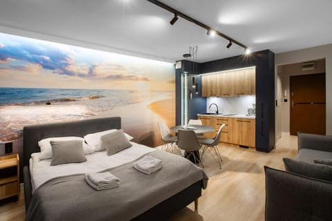 Bed, Kitchen or kitchenette, Photo of the whole room, Seating area, Bedroom, towels