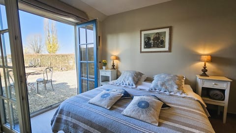 Bed, Balcony/Terrace, Bedroom, Garden view