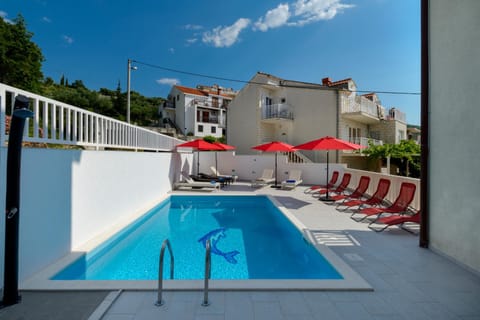 Pool view, Swimming pool, sunbed