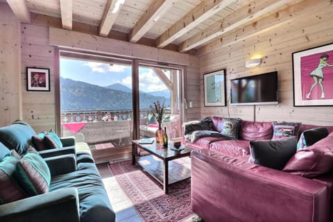 Bed, kitchen
