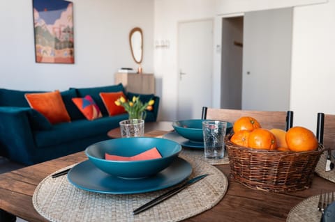 Living room, Dining area
