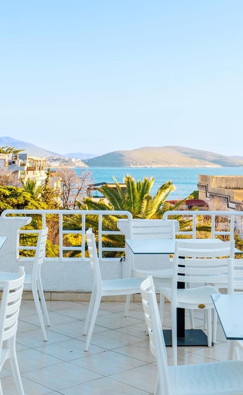 Dining area, Breakfast
