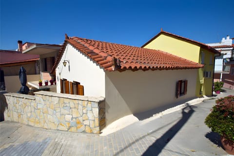 Property building, Day
