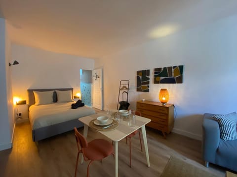 Bed, Photo of the whole room