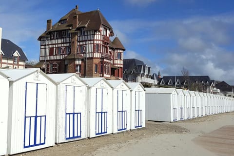 Nearby landmark, Beach