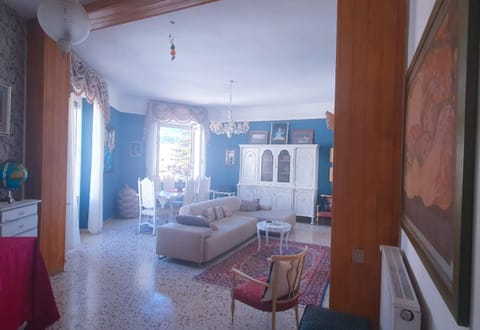 VIBE SPOLETO, Stazione a 150 mt, parcheggio gratuito Bed and Breakfast in Spoleto