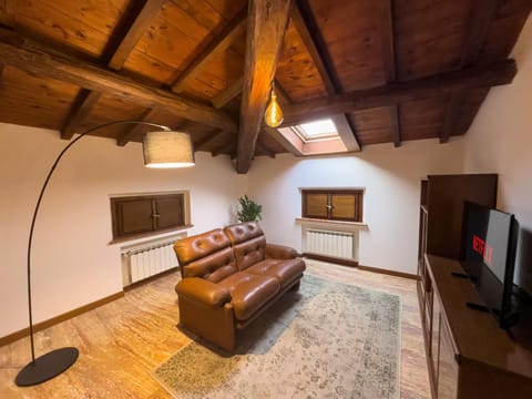 TV and multimedia, Living room, Decorative detail