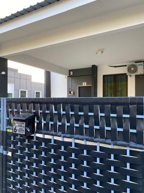 Property building, Day