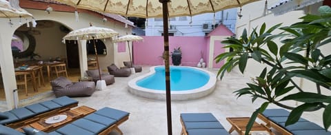 Solarium, Swimming pool, Breakfast, sunbed