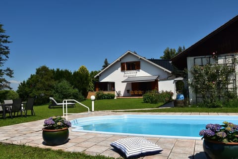 Property building, Garden, Swimming pool