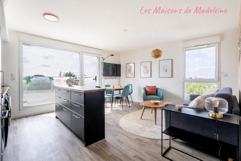 TV and multimedia, Kitchen or kitchenette, Living room, Dining area