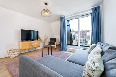 TV and multimedia, Balcony/Terrace, Living room, Seating area