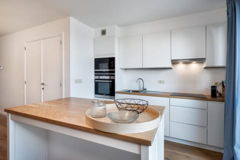 pet friendly, kitchen