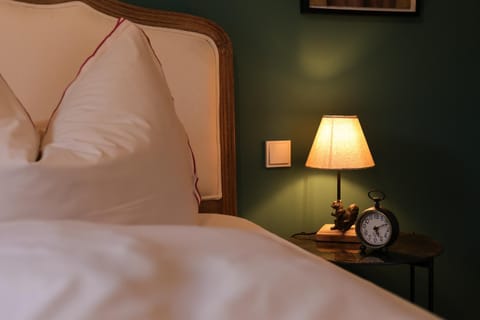 Photo of the whole room, Decorative detail, Bedroom