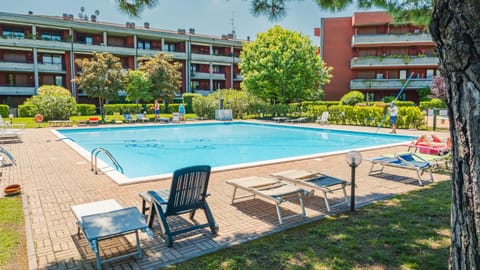 Property building, Pool view