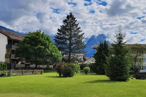 Garden, Garden view, Mountain view
