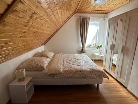 Bed, Photo of the whole room, Bedroom, wardrobe