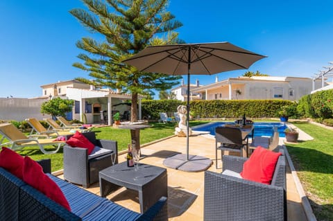 Patio, Garden, Swimming pool, sunbed