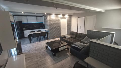 TV and multimedia, Seating area