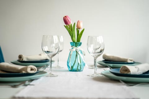 Food and drinks, Dining area