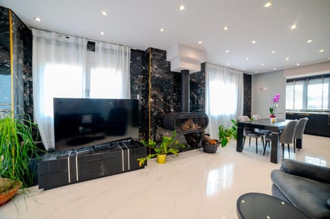 TV and multimedia, Living room, Seating area