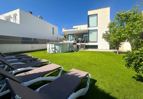 Garden, sunbed