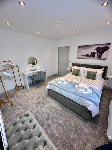 Clarendon House - Hot Tub Villa in Skegness