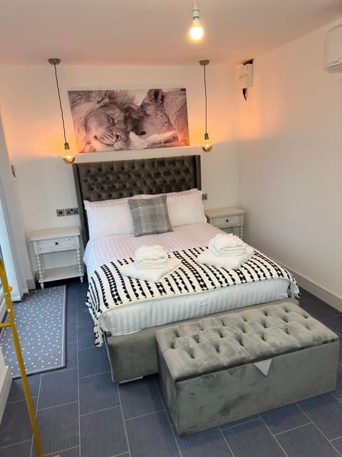 Clarendon House - Hot Tub Villa in Skegness