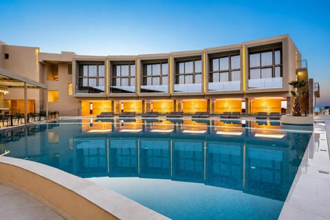 Property building, Pool view, Swimming pool, sunbed