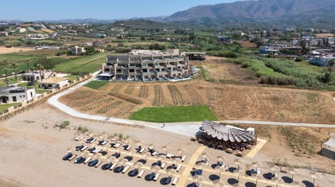 Property building, Day, Natural landscape, Bird's eye view, Mountain view, Location