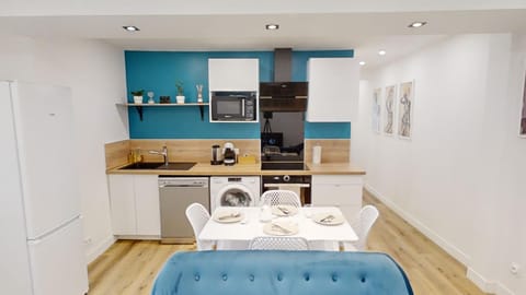 Coffee/tea facilities, Kitchen or kitchenette, Dining area, On site, dishwasher, minibar, pet friendly, stove, washing machine